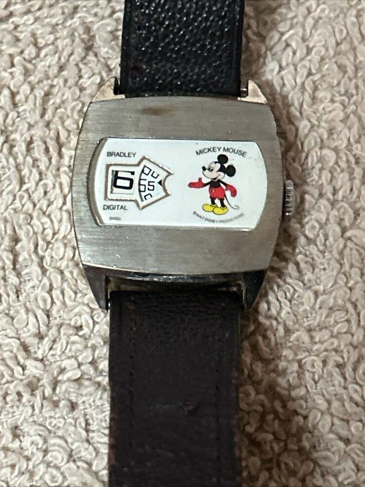 Vintage Men’s Mickey Mouse Watch